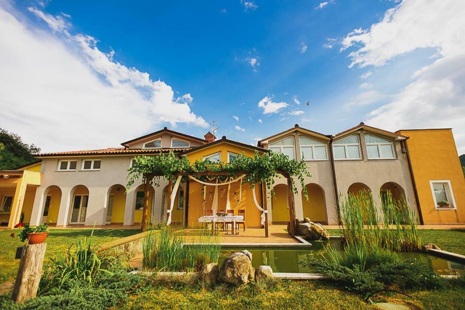 Hisa Posebne Sorte Kodreti Exterior photo